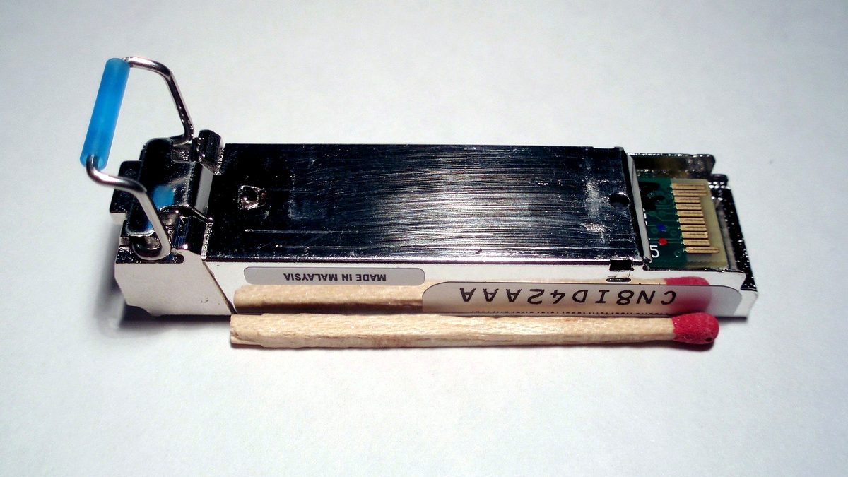 The interconnection cables for the branch room were assembled at one time, and more than ten small cabinets were shipped.